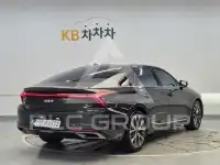 2022 KIA K8