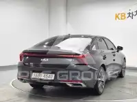 2022 KIA K8