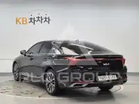 2022 KIA K8