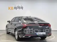 2022 KIA K8