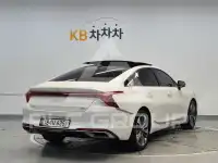 2022 KIA K8