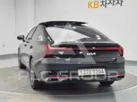 2022 KIA K8