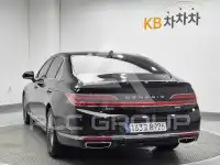 2021 Genesis G90
