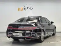 2021 Genesis G90