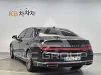 2021 Genesis G90