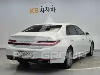 2022 Genesis G90