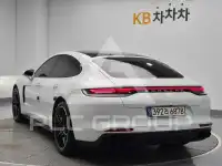 2021 Porsche Panamera