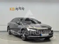 2022 Volvo S90
