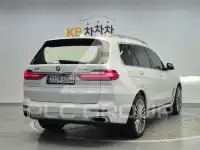 2022 BMW X7