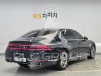 2022 Genesis G90