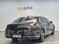 2022 Genesis G90