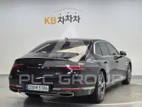 2022 Genesis G90