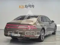 2022 Genesis G90