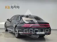 2023 Genesis G90