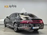 2022 Genesis G90