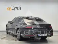 2022 Genesis G90