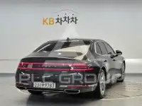 2022 Genesis G90