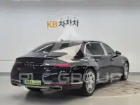 2022 Genesis G90