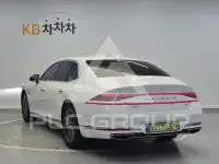 2022 Genesis G90