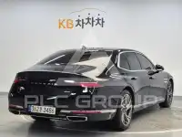 2022 Genesis G90