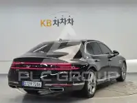 2022 Genesis G90