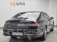 2022 Genesis G90