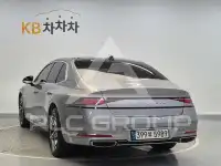 2022 Genesis G90