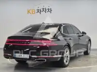 2022 Genesis G90