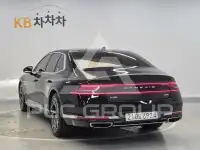 2022 Genesis G90