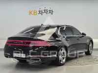 2023 Genesis G90