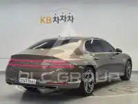 2023 Genesis G90
