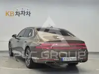 2023 Genesis G90