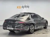 2023 Genesis G90