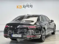2023 Genesis G90