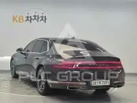 2023 Genesis G90