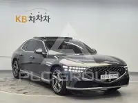 2023 Genesis G90