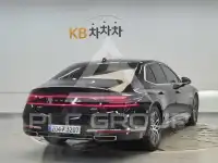 2023 Genesis G90