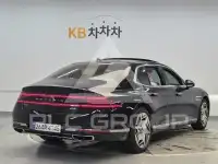 2023 Genesis G90