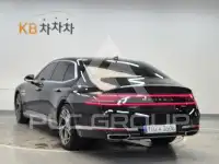 2023 Genesis G90
