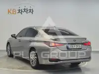 2023 Lexus ES