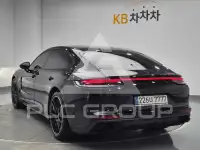 2023 Porsche PANAMERA