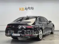 2025 Genesis G90