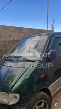 1999 Nissan Serena