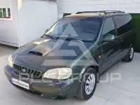 2000 KIA Carnival