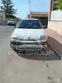 2000 Renault Clio