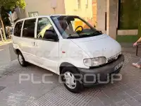 2002 Nissan Serena