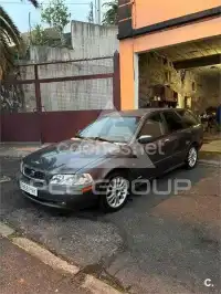 2002 Volvo V40
