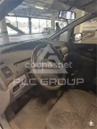 2002 Toyota PREVIA