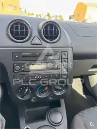 2002 Ford FIESTA