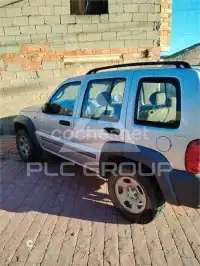 2003 Jeep CHEROKEE